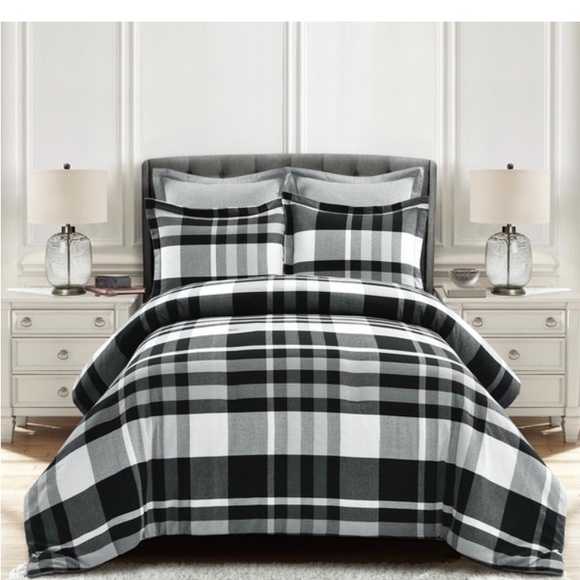 The Grav Barn Cedar Tree Yarn dyed black and white 
5-piece Comforter Set - Picture 4 of 9